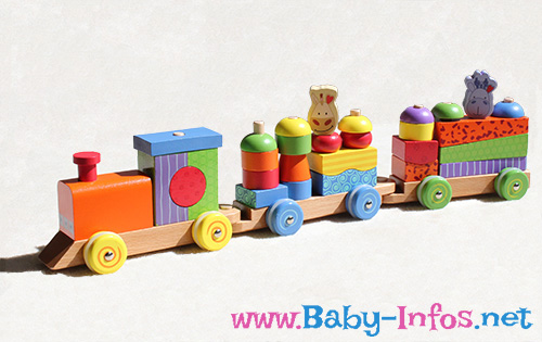 Abbilgung Holzeisenbahn für Babys